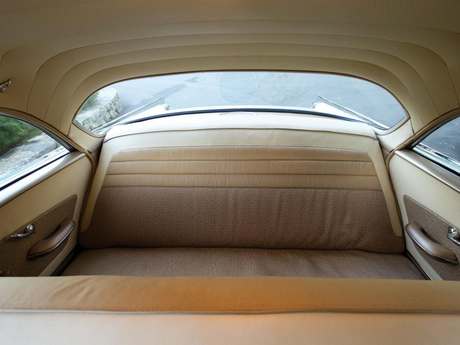  Oldsmobile Super 88 Holiday Sedan 1958 года  (фото 6 из 10)